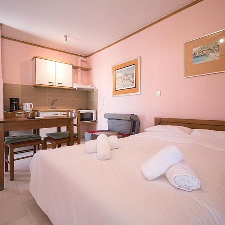 Apartamento Tiny Studio Marousi Area Atenas Exterior foto